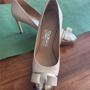 Salvatore Ferragamo Cream and Silver Bow Heels